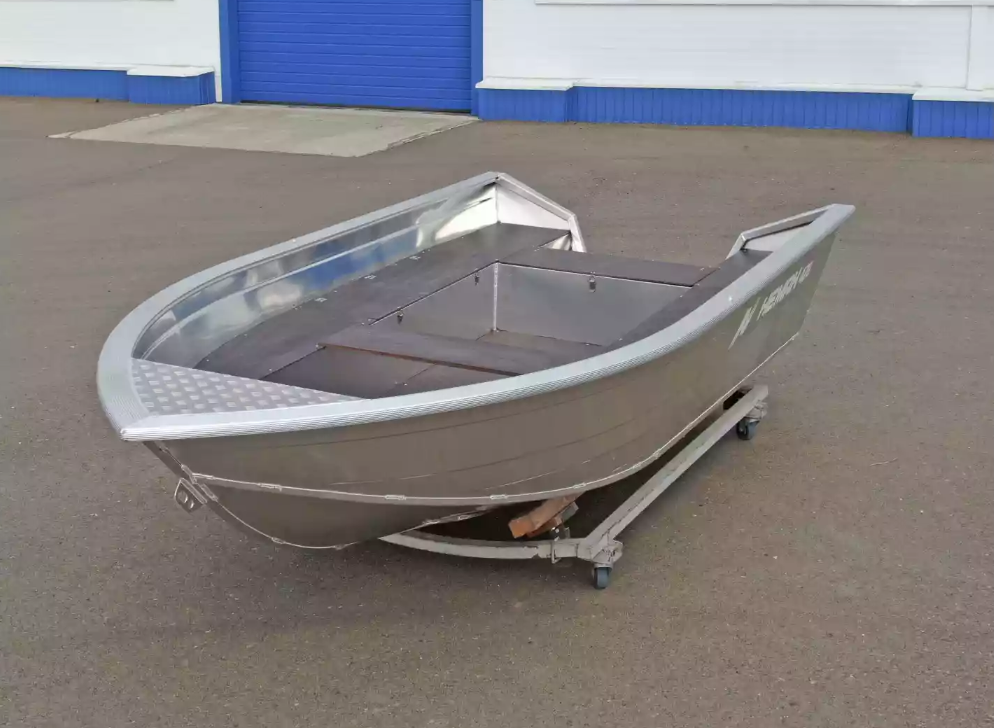 Алюминиевая лодка  Неман-420 в Нижневартовске