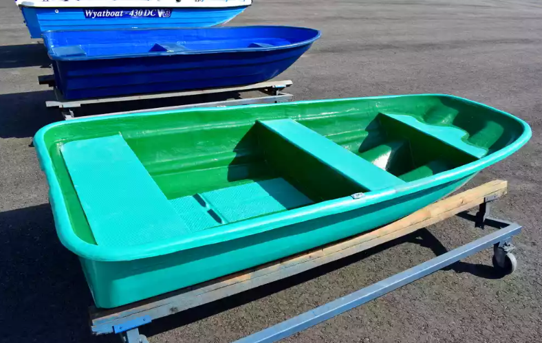 Стеклопластиковая лодка Старт (тримаран) в Нижневартовске