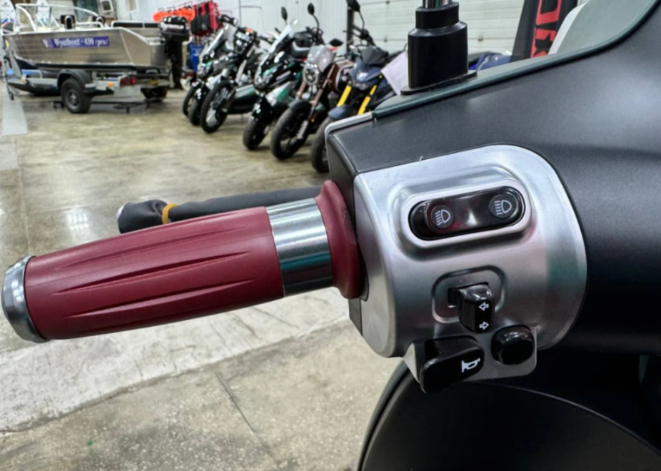 Скутер PROMAX Miami 240 (49) в Нижневартовске