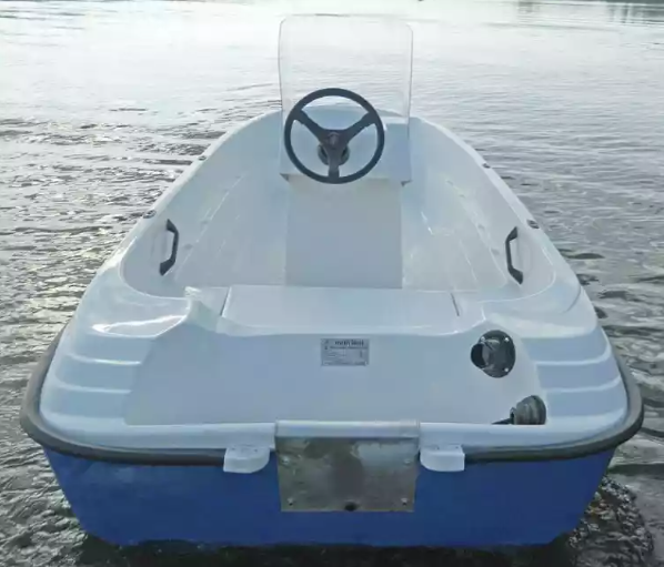 Стеклопластиковая лодка Пингвин с консолью (тримаран) в Нижневартовске
