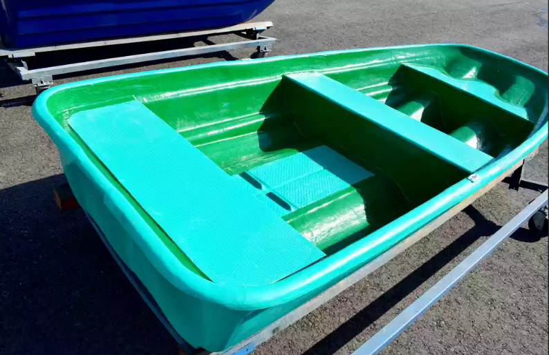 Стеклопластиковая лодка Старт (тримаран) в Нижневартовске