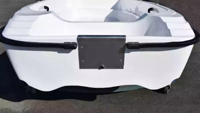 Стеклопластиковая лодка Пингвин (тримаран) в Нижневартовске