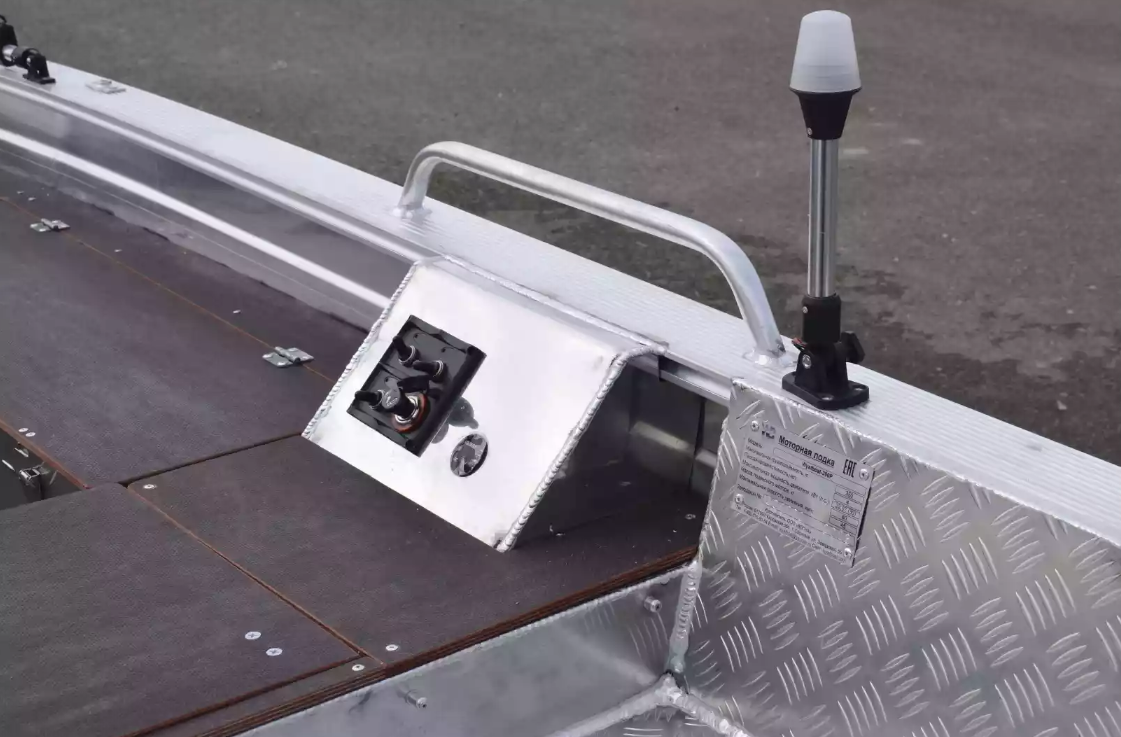 Алюминиевая лодка Wyatboat-390РМ в Нижневартовске