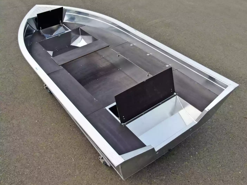 Алюминиевая лодка  Неман-420 в Нижневартовске