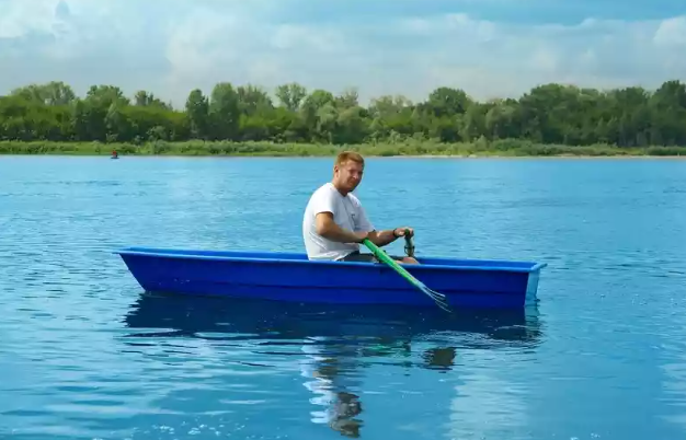 Стеклопластиковая лодка Малютка в Нижневартовске
