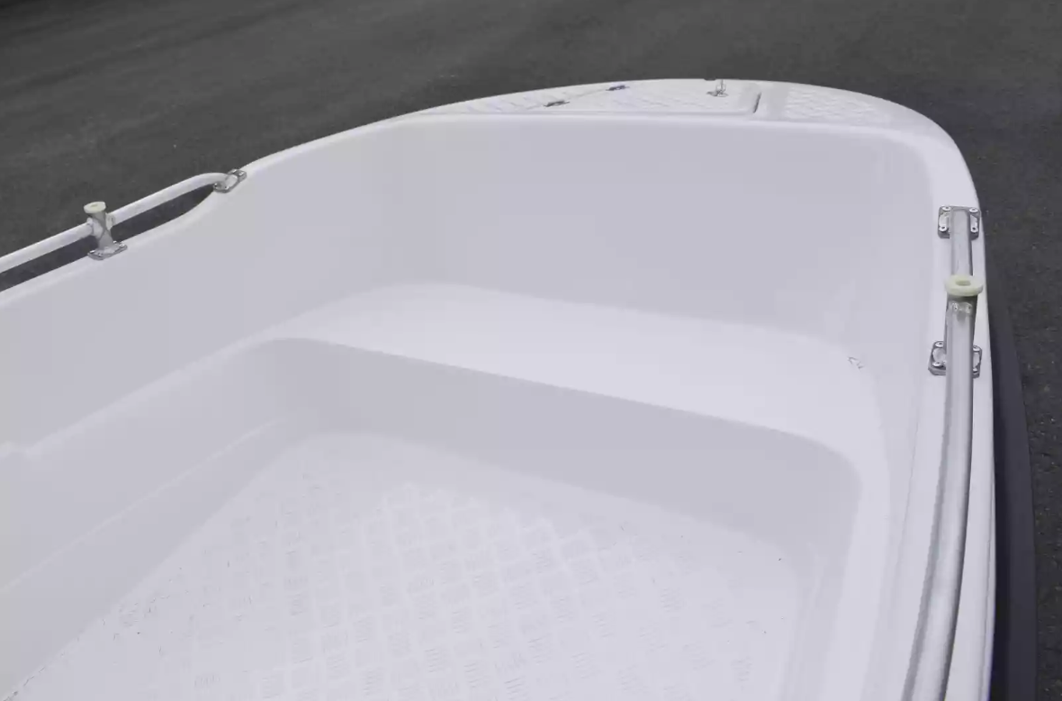 Стеклопластиковая лодка Пингвин New (тримаран) в Нижневартовске