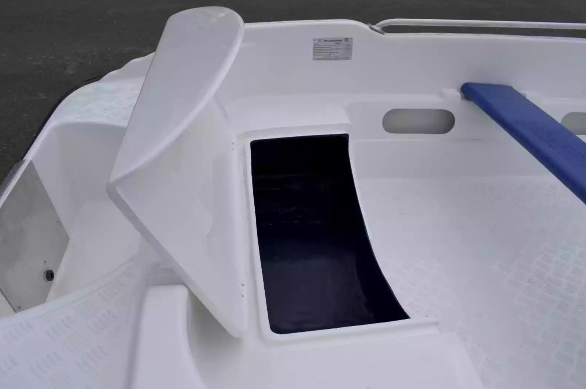 Стеклопластиковая лодка Пингвин New (тримаран) в Нижневартовске