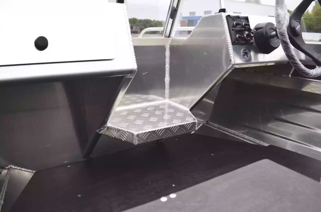 Алюминиевая лодка  Neman-400 PRO в Нижневартовске