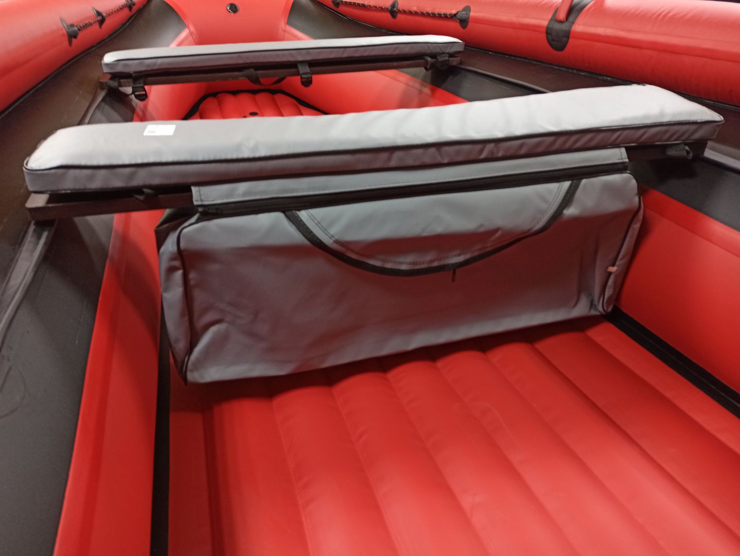 КОМПЛЕКТ МЯГКИХ НАКЛАДОК С СУМКОЙ ДЛЯ ЛОДОК 90Х20 СЕРЫЙ в Нижневартовске