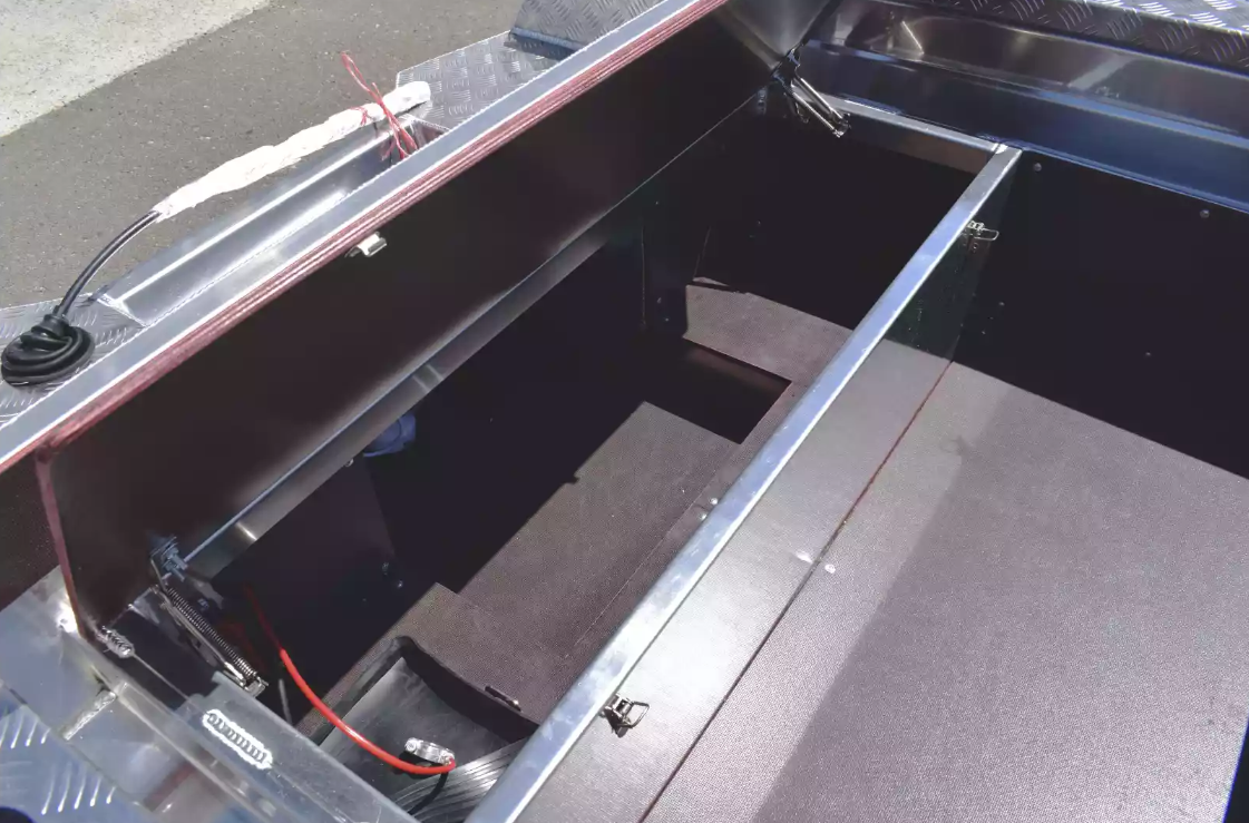 Алюминиевая лодка Wyatboat-390 DCM в Нижневартовске