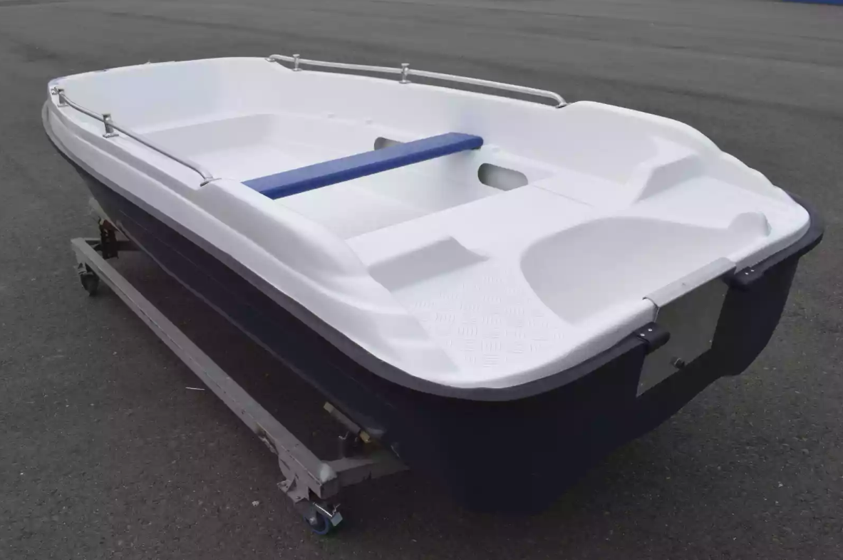 Стеклопластиковая лодка Пингвин New (тримаран) в Нижневартовске