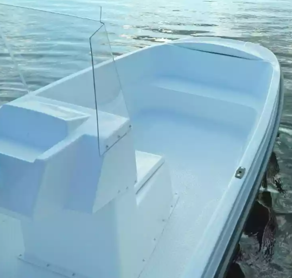 Стеклопластиковая лодка Пингвин с консолью (тримаран) в Нижневартовске