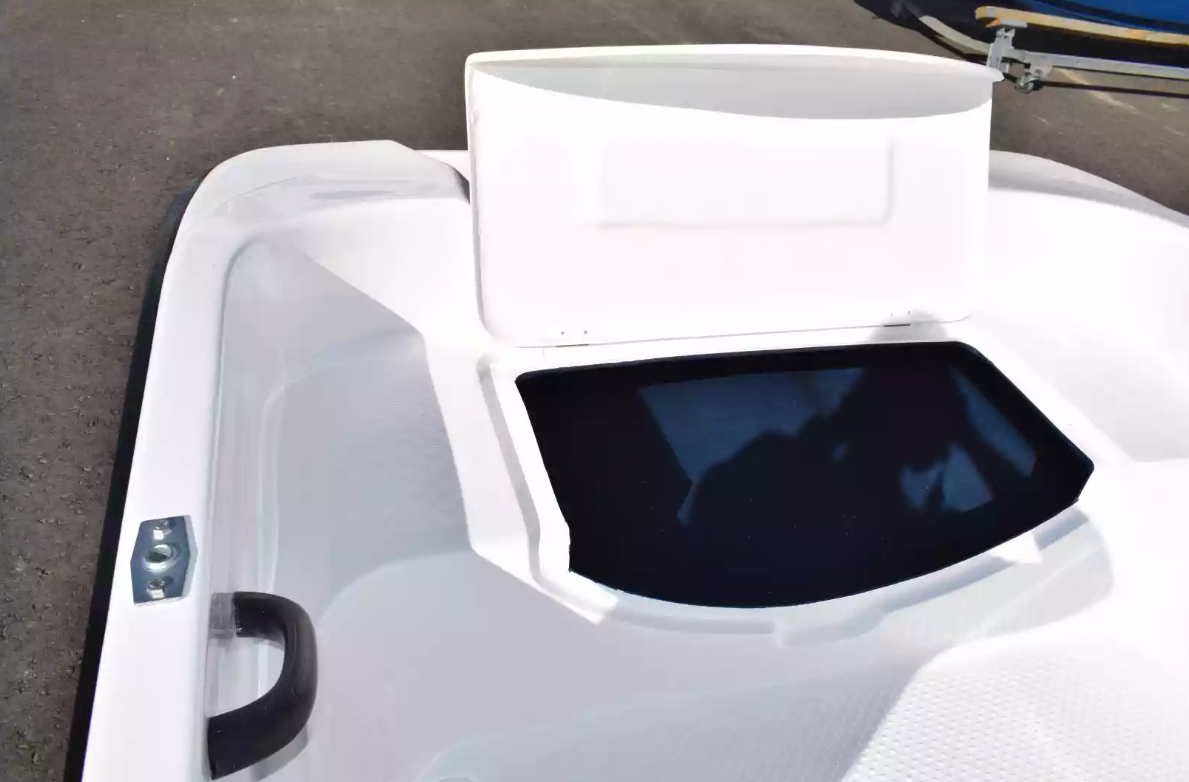 Стеклопластиковая лодка Пингвин (тримаран) в Нижневартовске