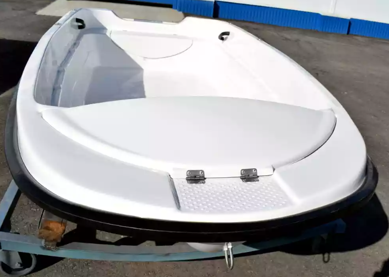 Стеклопластиковая лодка Пингвин (тримаран) в Нижневартовске