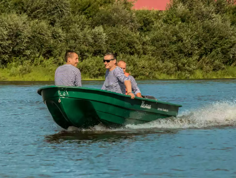 Стеклопластиковая лодка Neman-340 (тримаран) в Нижневартовске