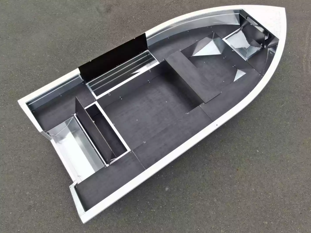 Алюминиевая лодка  Неман-420 в Нижневартовске