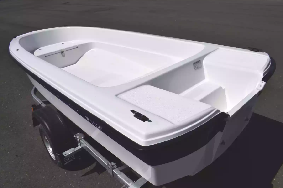 Стеклопластиковая лодка Wyatboat 430 тримаран в Нижневартовске