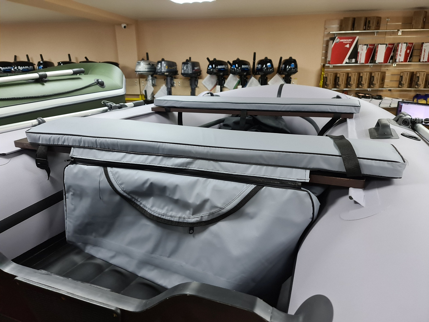 КОМПЛЕКТ МЯГКИХ НАКЛАДОК С СУМКОЙ ДЛЯ ЛОДОК 90Х20 СЕРЫЙ в Нижневартовске