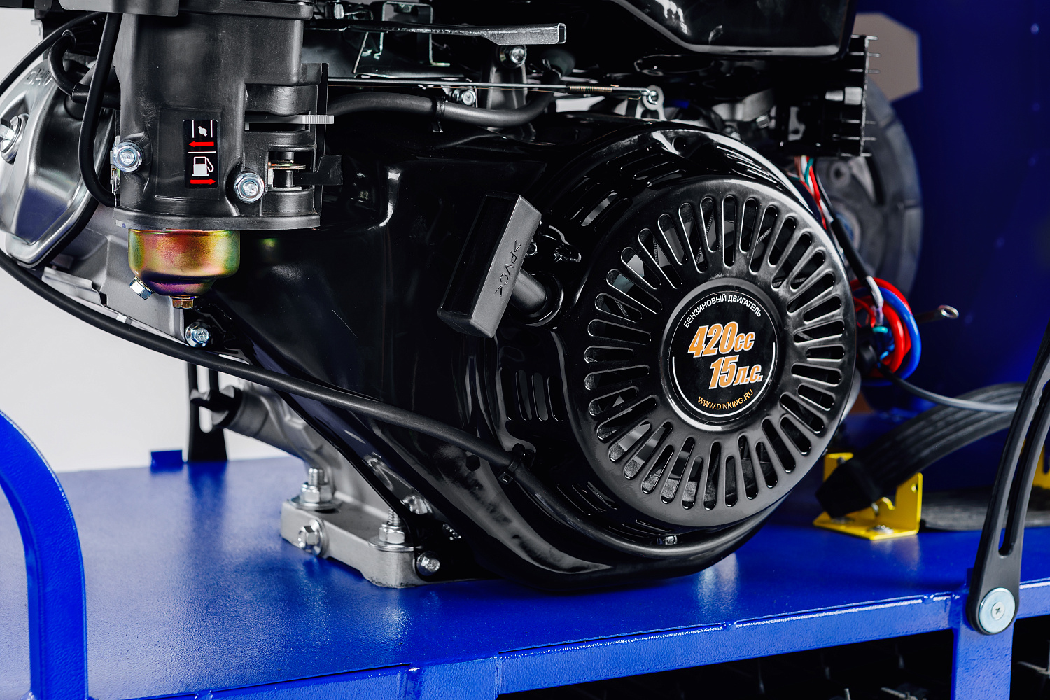 Мотобуксировщик SNOW DOG 17 с эл. запуском (DINKING) в Нижневартовске