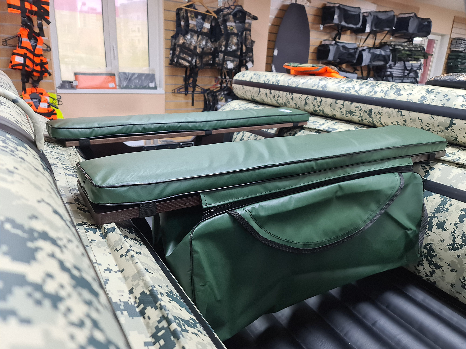 КОМПЛЕКТ МЯГКИХ НАКЛАДОК С СУМКОЙ ДЛЯ ЛОДОК 80Х20 ЗЕЛЕНЫЙ в Нижневартовске